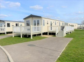 Tattershall Lakes Luxury Hot Tub Retreat